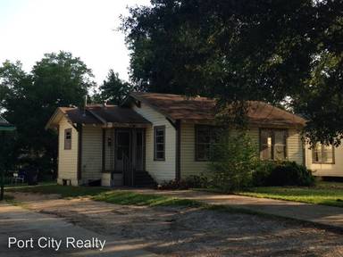 Main picture of 3910 Adrian St