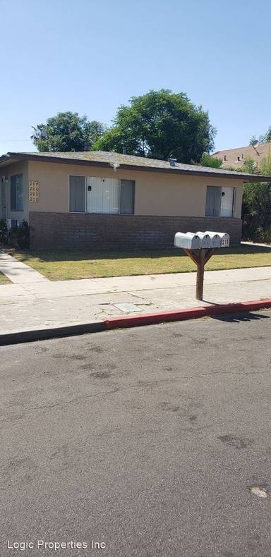 Main picture of 208 N Orange Ave
