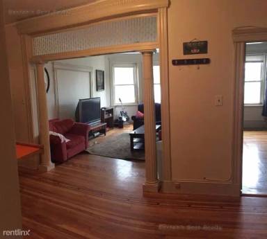 Main picture of 32 Powell St