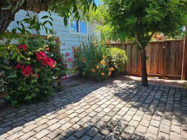 Main picture of 119 Franklin St