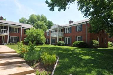 Main picture of 876 N McKnight Rd Apartments