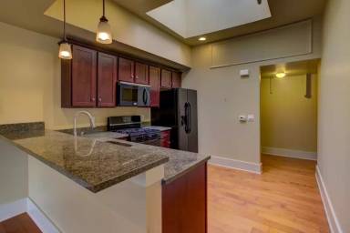 Main picture of 159 E King St