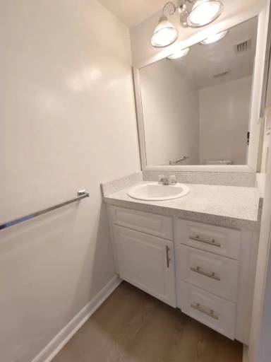 Main picture of 3640 SW 20th Ave