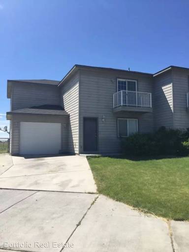 Main picture of 1322 W Lakeside Dr