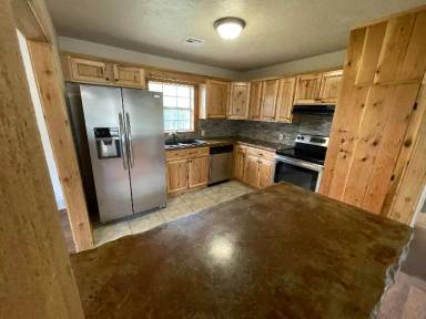 Main picture of 723 NW 32nd St