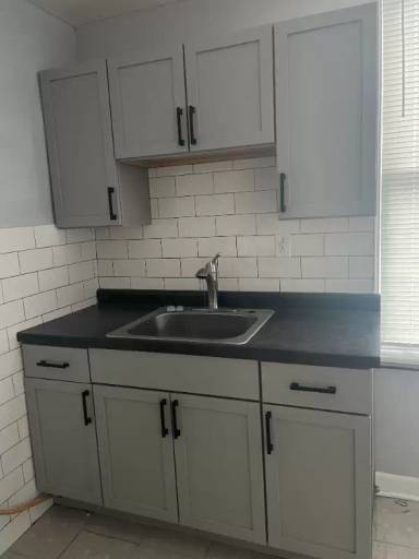 Main picture of 5501 W Wrightwood Ave