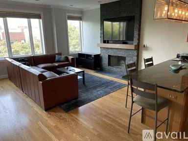 Main picture of 2311 W Wabansia Ave