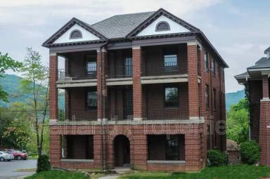 Main picture of 356 Walnut Ave SW