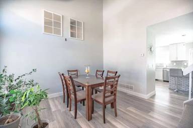 Main picture of 2875 Warrenton Way