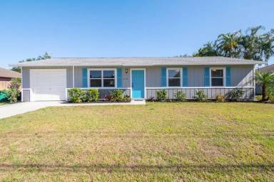 Main picture of 2456 SE Melaleuca Blvd