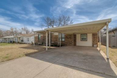 Main picture of 2416 NW 40th St
