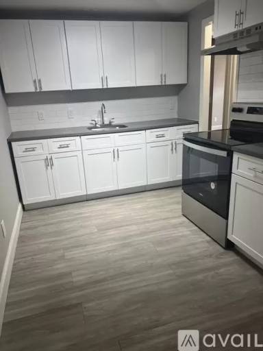 Main picture of 4710 Cresthaven Blvd