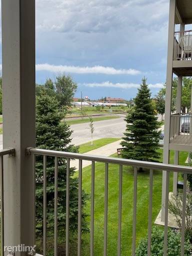 Main picture of 1951 Dakota Dr N