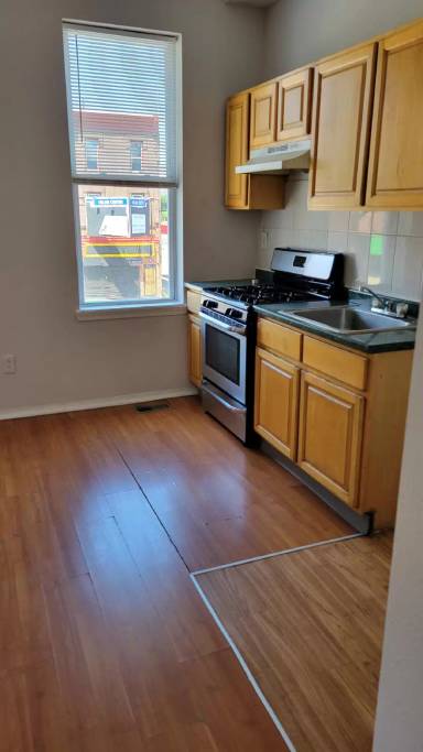 Main picture of 2819 N Broad St - 3