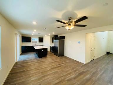 Main picture of 401 Rice Way