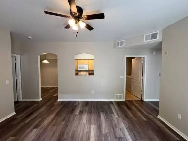 Main picture of Silver Creek Condos