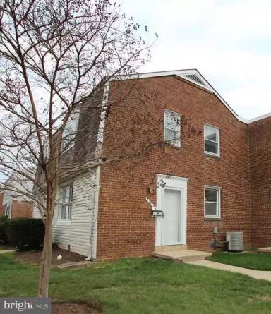 Main picture of 2741 Iverson St