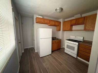 Main picture of 2135 Elliott Ave