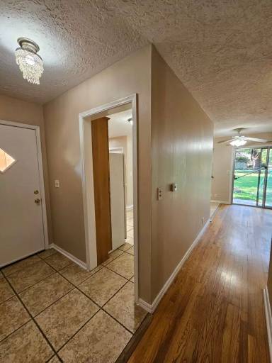 Main picture of 917 W Symmes St