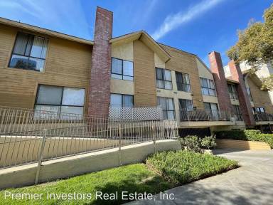 Main picture of 921 S Gramercy Dr