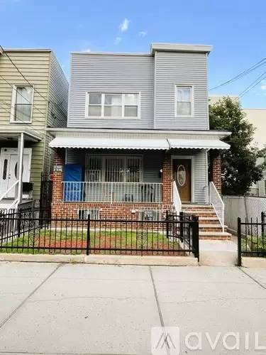 Main picture of 62 Liberty Ave