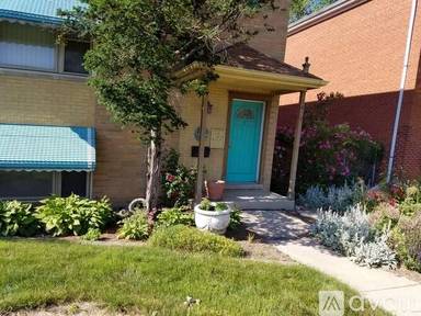 Main picture of 1404 W 119th St