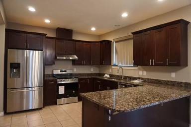 Main picture of 517 Harman Way