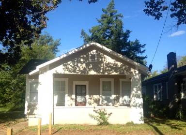 Main picture of 1810 Queen City Ave