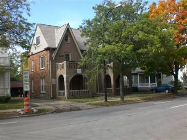 Main picture of 414 S Division St