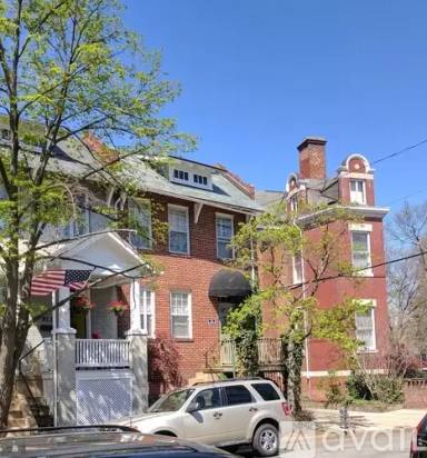 Main picture of 814 N Cleveland St