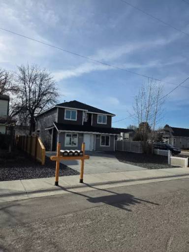Main picture of 6731 W Saxton Ave