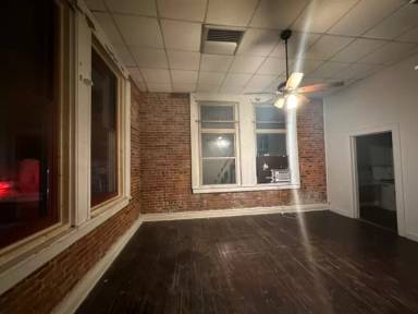 Main picture of 112 W McPherson St
