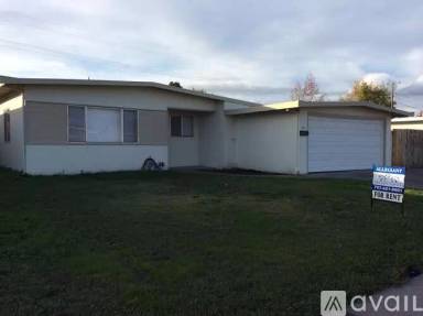 Main picture of 1631 San Carlos St
