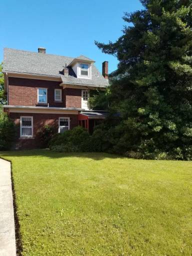 Main picture of 155 W 21st St