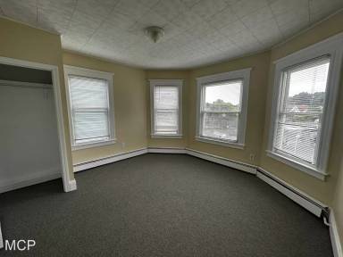 Main picture of 16 Falmouth St