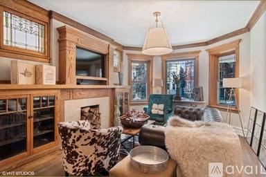 Main picture of 6522 N Greenview Ave