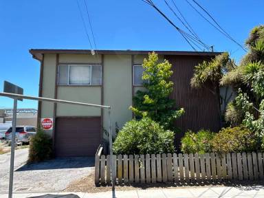 Main picture of 1215 Laguna Ave