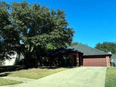 Main picture of 2202 Bowie Ln