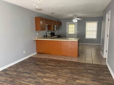 Main picture of 216 Springfield Cir