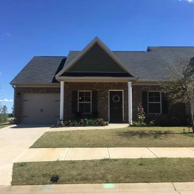 Main picture of 943 Erika Ln