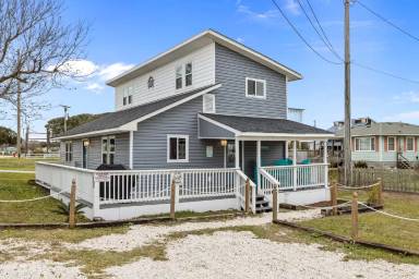 Main picture of 1140 Salter Path Rd