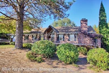 Main picture of 3412 S 10th Way