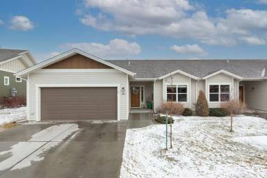 Main picture of 291 Eagle Creek Dr