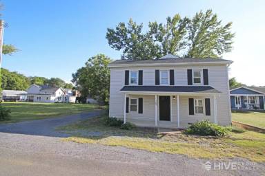 Main picture of 169 W Lee St