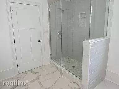 Main picture of 2219 N Hancock St