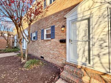 Main picture of 1268 Little Bay Ave