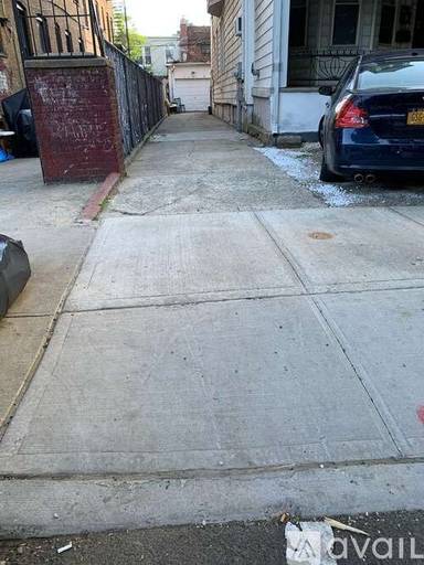 Main picture of 1860 85th St