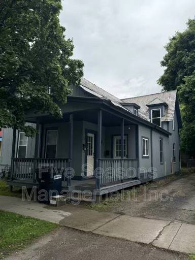 Main picture of 138 N Champlain St