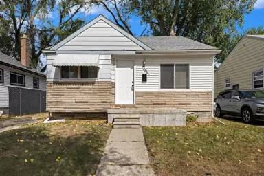 Main picture of 8828 Pembroke Ave