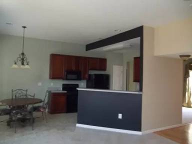 Main picture of 210 Highgate Cir